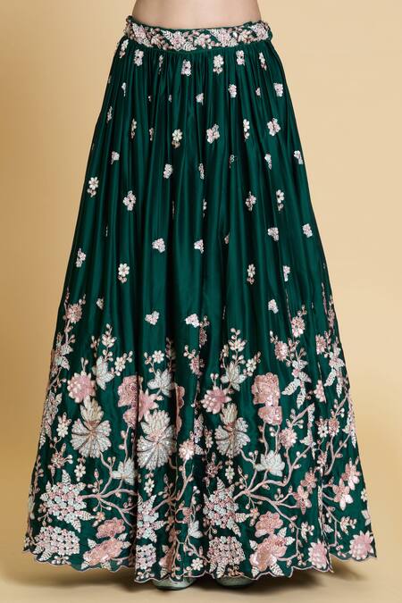 Shop Samyukta Singhania Green Polyester, Organza Embroidery, Sequins V-neck Thread Pleated Lehenga Set Shop_Samyukta Singhania_Green Polyester, Organza Embroidery, Sequins V-neck Thread Pleated Lehenga Set