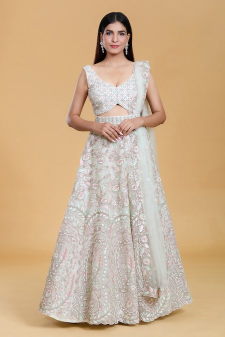 Shop_Samyukta Singhania_Cream Net, Linen Sequins, Zari, Embroidery V-neck Flower Lehenga Set 