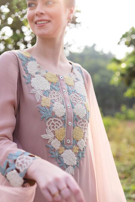Buy_Summer By Priyanka Gupta_Pink Georgette Embroidery Round Neck Gardenia Cutwork Kurta Set_Online_at_Aza_Fashions