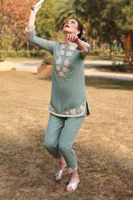Buy_Summer By Priyanka Gupta_Green Georgette Embroidery Round Neck Harvest Floral Kurta And Pant Set_Online_at_Aza_Fashions