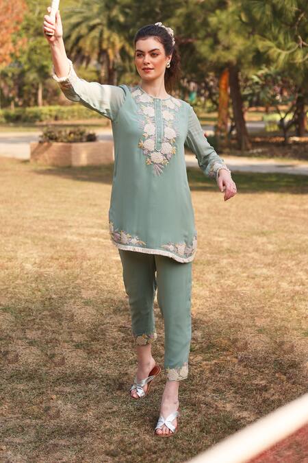 Shop_Summer By Priyanka Gupta_Green Georgette Embroidery Round Neck Harvest Floral Kurta And Pant Set_Online_at_Aza_Fashions