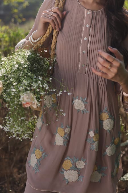 Summer By Priyanka Gupta_Pink Georgette Embroidery Round Neck Harvest Pleated Kurta And Pant Set_at_Aza_Fashions