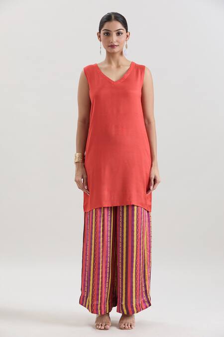 Basanti - Kapde Aur Koffee_Red Chiffon Tassels, Embroidery V-neck Printed Kurta And Striped Pant Set_Online_at_Aza_Fashions