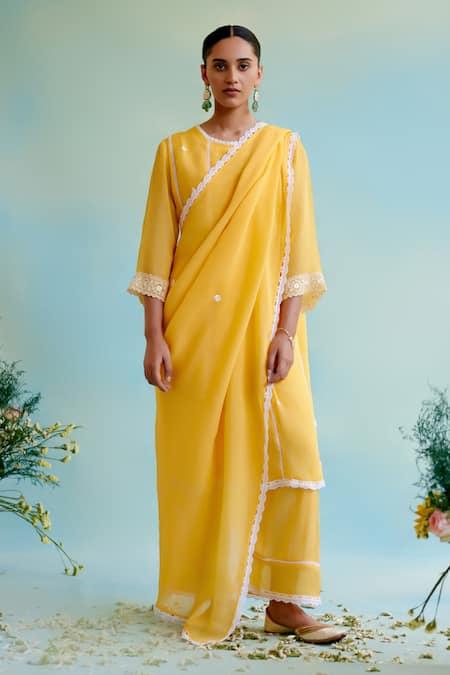 Nero India Yellow Pant Muslin Embellished Lace Round Neck Flower Kurta And Wide Legged Set 