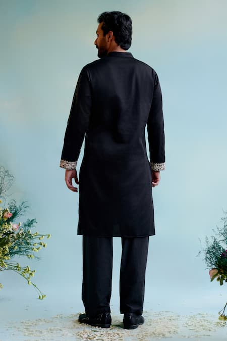 Nero India Floral Embroidered Straight Kurta 