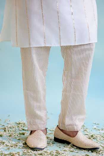 Nero India_Ivory Chanderi, Tissue Gota Patti Lace Embroidered Kurta With Pant _Online_at_Aza_Fashions