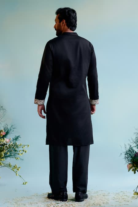 Nero India Floral Embroidered Straight Kurta With Pant 