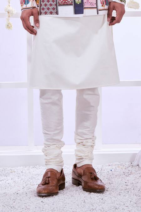 Taroob White Silk Embroidery Moroccan Kalamkari Bandhgala at Aza Fashions Taroob_White Silk Embroidery Moroccan Kalamkari Bandhgala_at_Aza_Fashions