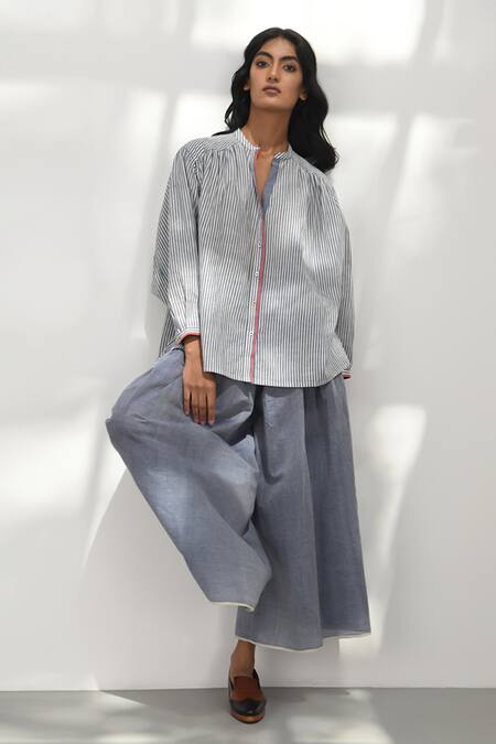 Payal Pratap Grey Chambray Cotton Solid Taranto Wide-legged Pant Online at Aza Fashions Payal Pratap_Grey Chambray Cotton Solid Taranto Wide-legged Pant _Online_at_Aza_Fashions