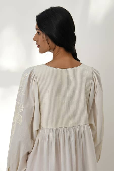 Payal Pratap Ivory Handloom Cotton Embroidered Floral Round Pistoia Dress at Aza Fashions Payal Pratap_Ivory Handloom Cotton Embroidered Floral Round Pistoia Dress _at_Aza_Fashions