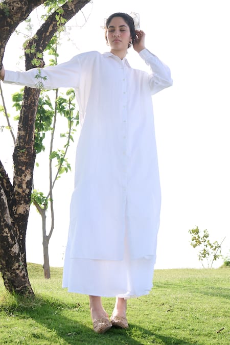 Shop RAAS LIFE White Linen, Cotton Collared Magnolia Tunic With Pant at Aza Fashions Shop_RAAS LIFE_White Linen, Cotton Collared Magnolia Tunic With Pant _at_Aza_Fashions