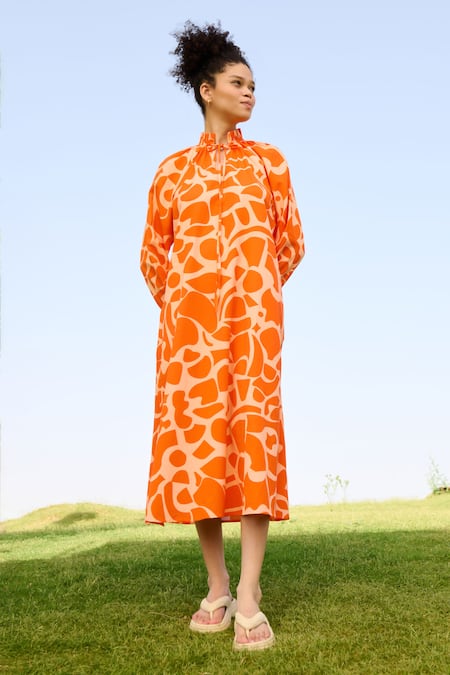 Shop RAAS LIFE Orange Linen Cotton Print Daisy Pleated High Neck Midi Dress at Aza Fashions Shop_RAAS LIFE_Orange Linen Cotton Print Daisy Pleated High Neck Midi Dress _at_Aza_Fashions