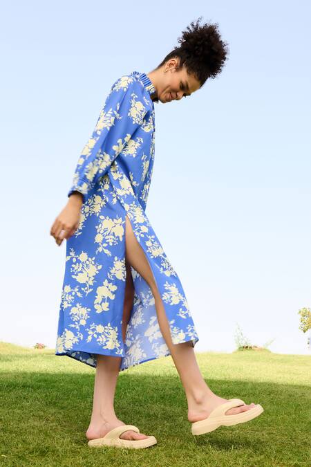 RAAS LIFE Blue Linen Cotton Print Daisy Pleated High Neck Bloomy Midi Dress Online at Aza Fashions RAAS LIFE_Blue Linen Cotton Print Daisy Pleated High Neck Bloomy Midi Dress _Online_at_Aza_Fashions