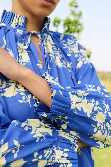 Shop RAAS LIFE Blue Linen Cotton Print Daisy Pleated High Neck Bloomy Midi Dress Online at Aza Fashions Shop_RAAS LIFE_Blue Linen Cotton Print Daisy Pleated High Neck Bloomy Midi Dress _Online_at_Aza_Fashions