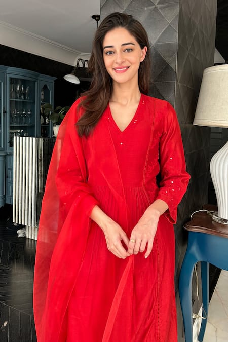 Devnaagri_Red Silk Chanderi Embroiderd Patra V Neck Dori And Work Kurta Set _at_Aza_Fashions