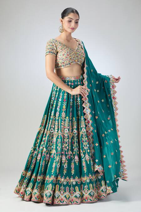 Shop Tamanna Punjabi Kapoor Green Silk Mirrors, Embroidery V-neck Lehenga Set Online at Aza Fashions Shop_Tamanna Punjabi Kapoor_Green Silk Mirrors, Embroidery V-neck Lehenga Set_Online_at_Aza_Fashions