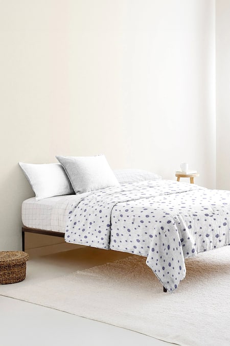 The Baby Atelier White Organic Cotton Print Dot Junior Quilt 