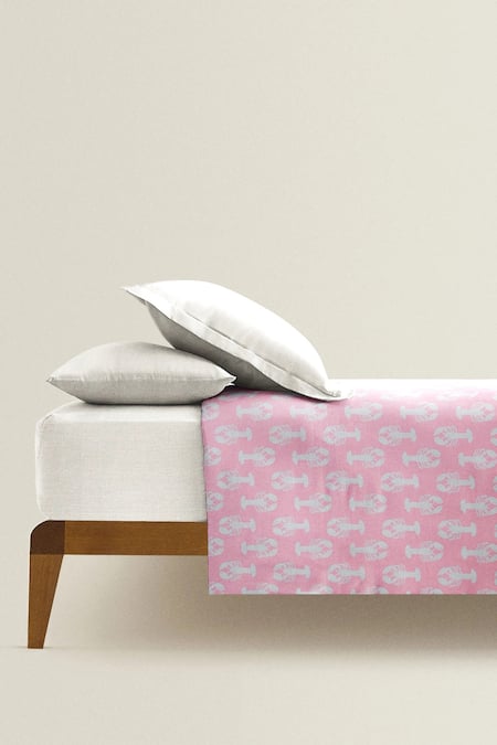 Shop_The Baby Atelier_Pink Organic Cotton Crab Print Junior Bed Cover _at_Aza_Fashions