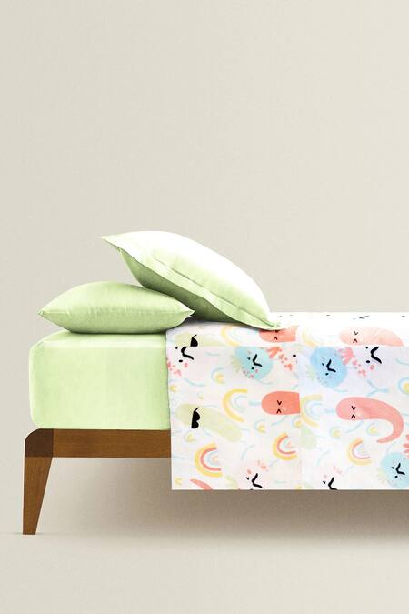 The Baby Atelier Multi Color Organic Cotton Rainbow Vegetables Print Junior Bed Cover Online at Aza Fashions The Baby Atelier_Multi Color Organic Cotton Rainbow Vegetables Print Junior Bed Cover_Online_at_Aza_Fashions