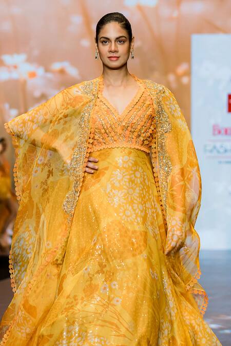 Awigna Yellow Organza, Net Embroidery Callay Summer Daisy Bloom Print Cape Anarkali Set Online at Aza Fashions Awigna_Yellow Organza, Net Embroidery Callay Summer Daisy Bloom Print Cape Anarkali Set_Online_at_Aza_Fashions