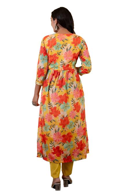 Shop Kohsh Yellow Chiffon Embroidery, Mirrors V-neck Floral Pattern Yoke Kurta Pant Set Shop_Kohsh_Yellow Chiffon Embroidery, Mirrors V-neck Floral Pattern Yoke Kurta Pant Set