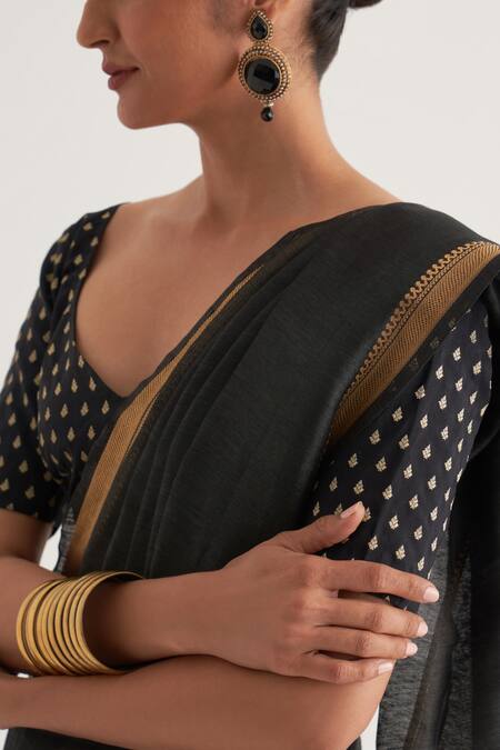 Five Point Five Black Silk, Linen Paro Contrast Border Saree With Unstitched Blouse Piece Online at Aza Fashions Five Point Five_Black Silk, Linen Paro Contrast Border Saree With Unstitched Blouse Piece _Online_at_Aza_Fashions