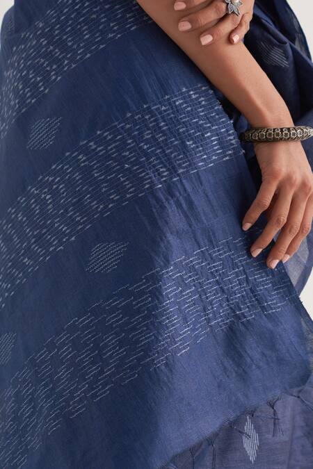 Buy_Five Point Five_Blue Tussar Stripe Mayur Woven Motif Saree With Unstitched Blouse Piece 