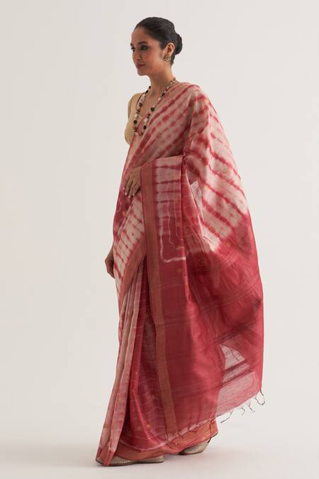 Five Point Five_Maroon Muslin Nagma Shibori Pattern Saree With Unstitched Blouse Piece _Online_at_Aza_Fashions