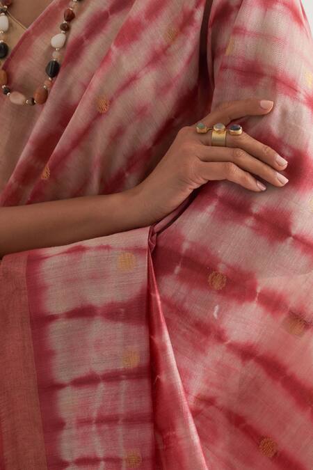 Buy_Five Point Five_Maroon Muslin Nagma Shibori Pattern Saree With Unstitched Blouse Piece _Online_at_Aza_Fashions