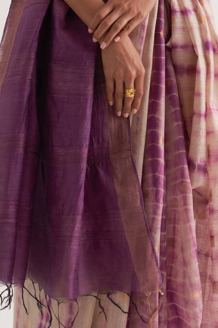 Buy Five Point Five Purple Muslin Nagma Shibori Detailed Saree With Unstitched Blouse Piece Online at Aza Fashions Buy_Five Point Five_Purple Muslin Nagma Shibori Detailed Saree With Unstitched Blouse Piece _Online_at_Aza_Fashions