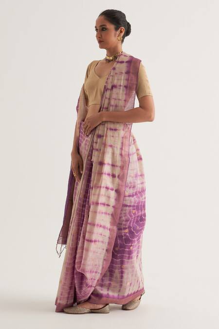 Five Point Five Purple Muslin Nagma Shibori Detailed Saree With Unstitched Blouse Piece at Aza Fashions Five Point Five_Purple Muslin Nagma Shibori Detailed Saree With Unstitched Blouse Piece _at_Aza_Fashions