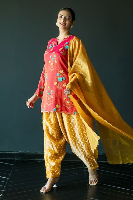 Shachi Sood Floral Embroidered Kurta Salwar Set 