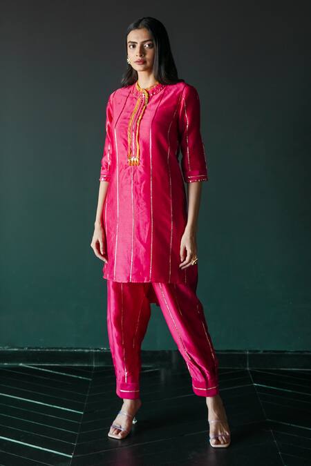 Shachi Sood Chanderi Embroidered Kurta With Pant 