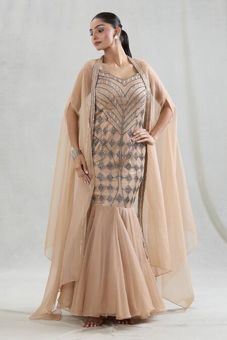 Swati Wadhwani Couture Beige Organza Sequins V-neck Elanor Embroidered Gown With Cape at Aza Fashions Swati Wadhwani Couture_Beige Organza Sequins V-neck Elanor Embroidered Gown With Cape _at_Aza_Fashions