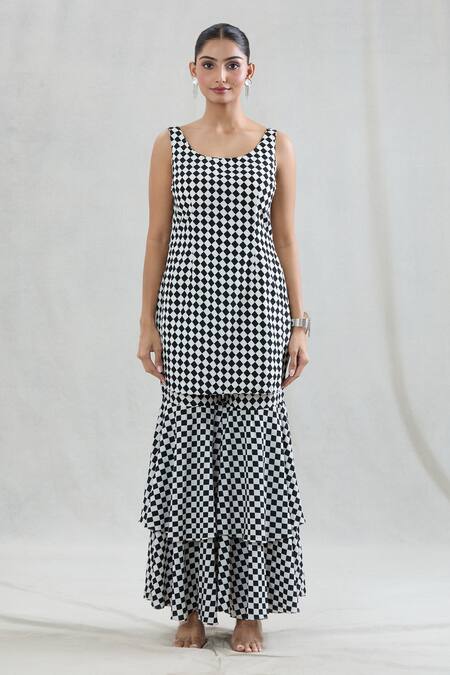 Buy Swati Wadhwani Couture Black Crepe Round Neck Retro Print Kurta With Gharara Online at Aza Fashions Buy_Swati Wadhwani Couture_Black Crepe Round Neck Retro Print Kurta With Gharara _Online_at_Aza_Fashions