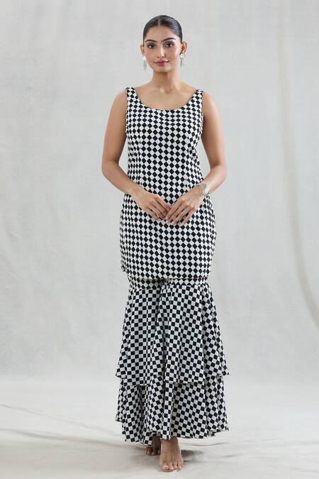 Swati Wadhwani Couture Black Crepe Round Neck Retro Print Kurta With Gharara at Aza Fashions Swati Wadhwani Couture_Black Crepe Round Neck Retro Print Kurta With Gharara _at_Aza_Fashions