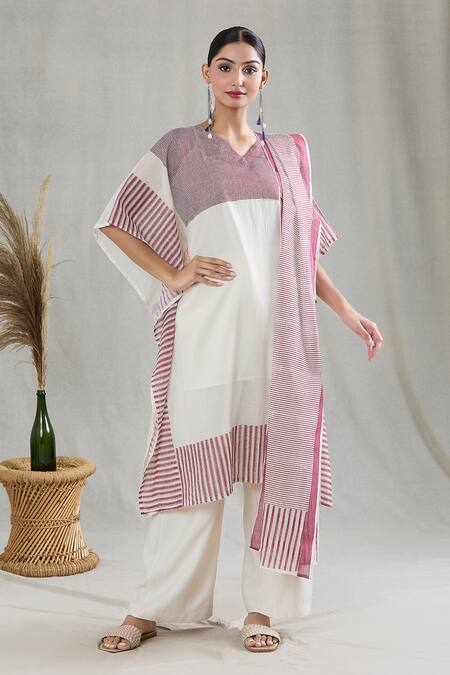 Shop Banana Labs Maroon 100% Cotton Hand Block Printed Geometric V Checkered Kaftan Pant Set Online at Aza Fashions Shop_Banana Labs_Maroon 100% Cotton Hand Block Printed Geometric V Checkered Kaftan Pant Set _Online_at_Aza_Fashions