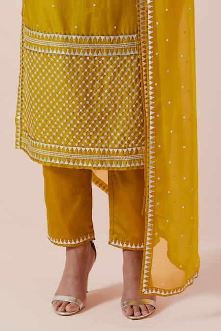 Buy Priyal Prakash Yellow Chanderi, Cotton, Viscose Sequins, Zari Round Embroidered Kurta Pant Set Buy_Priyal Prakash_Yellow Chanderi, Cotton, Viscose Sequins, Zari Round Embroidered Kurta Pant Set