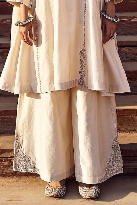 Buy_Matsya_Ivory Chanderi Embroidery Round Neck Kachi Dori A-line Kurta Pant Set_Online_at_Aza_Fashions