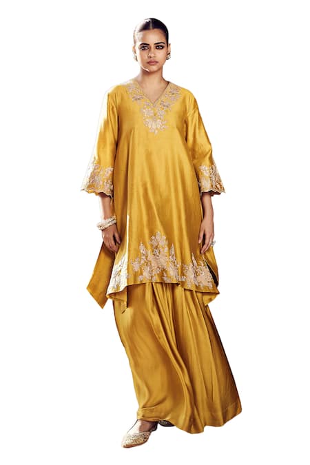 Matsya_Yellow Chanderi Applique V-neck Sona Patti Hukum Kurta With Draped Skirt _at_Aza_Fashions