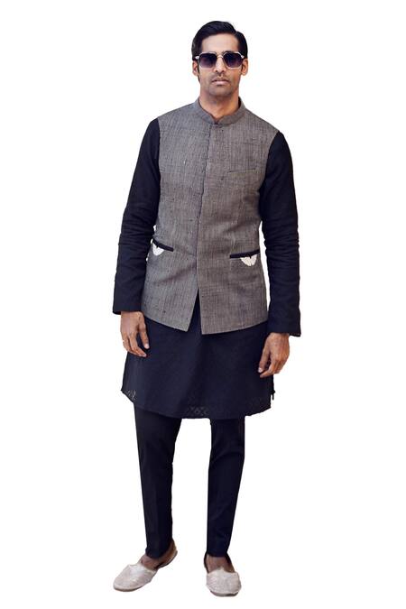 Buy Matsya Black Raw Silk Embroidery Thread Dori Bundi Set Online at Aza Fashions Buy_Matsya_Black Raw Silk Embroidery Thread Dori Bundi Set _Online_at_Aza_Fashions