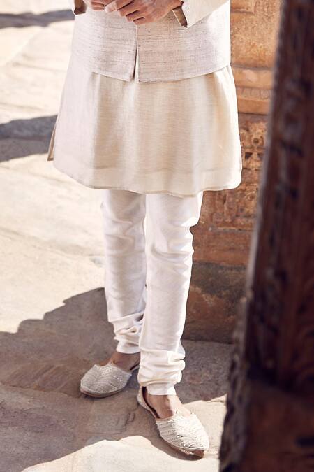 Matsya Ivory Silk Embroidery Floral Bundi And Kurta Set Online at Aza Fashions Matsya_Ivory Silk Embroidery Floral Bundi And Kurta Set _Online_at_Aza_Fashions