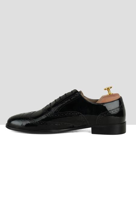 Buy_Ankit V Kapoor_Black Brooches Brogue Pattern Shoes_Online_at_Aza_Fashions