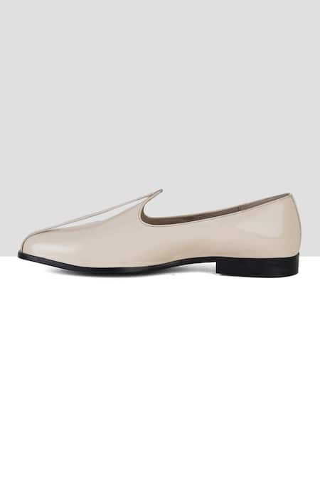Ankit V Kapoor_Off White Stitchline Thread Almond Toe Solid Mojris _Online_at_Aza_Fashions