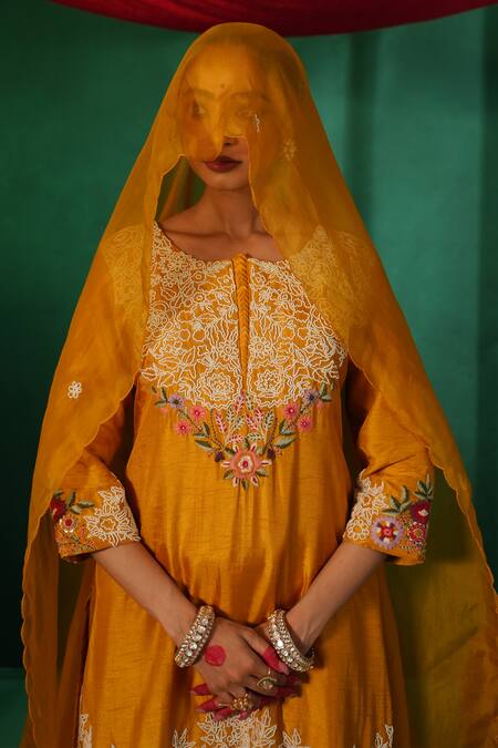 Buy_Kesar Studio_Yellow Silk, Organza Embroidery Round Neck Moti Thread Kurta Set_Online_at_Aza_Fashions