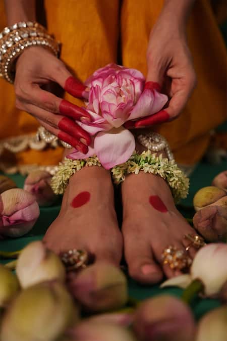 Buy Kesar Studio Yellow Silk Embroidery, Zari Round Neck Nazakat Zardosi Hand Work Kurta Set Online at Aza Fashions Buy_Kesar Studio_Yellow Silk Embroidery, Zari Round Neck Nazakat Zardosi Hand Work Kurta Set_Online_at_Aza_Fashions