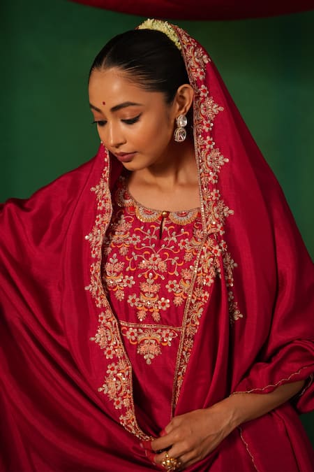 Buy_Kesar Studio_Red Silk Embroidery, Zari Round Neck Flower Hand Kurta Set_Online_at_Aza_Fashions