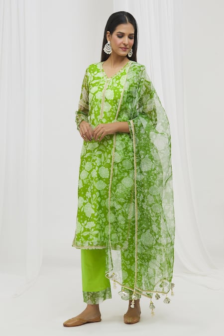 Yuvraani Jaipur Green Chanderi, Cotton, Organza Embroidery, Floral Pattern Straight Kurta Set at Aza Fashions Yuvraani Jaipur_Green Chanderi, Cotton, Organza Embroidery, Floral Pattern Straight Kurta Set _at_Aza_Fashions