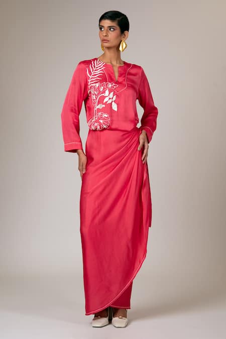 Madder Much Pink Modal Satin Embroidered Thread Round Pahi Wrap Kimono Dress 