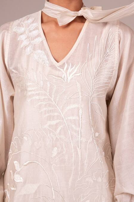 Madder Much Ivory Chanderi Silk Embroidery V-neck Vana Snowy Thread Short Dress Online at Aza Fashions Madder Much_Ivory Chanderi Silk Embroidery V-neck Vana Snowy Thread Short Dress _Online_at_Aza_Fashions